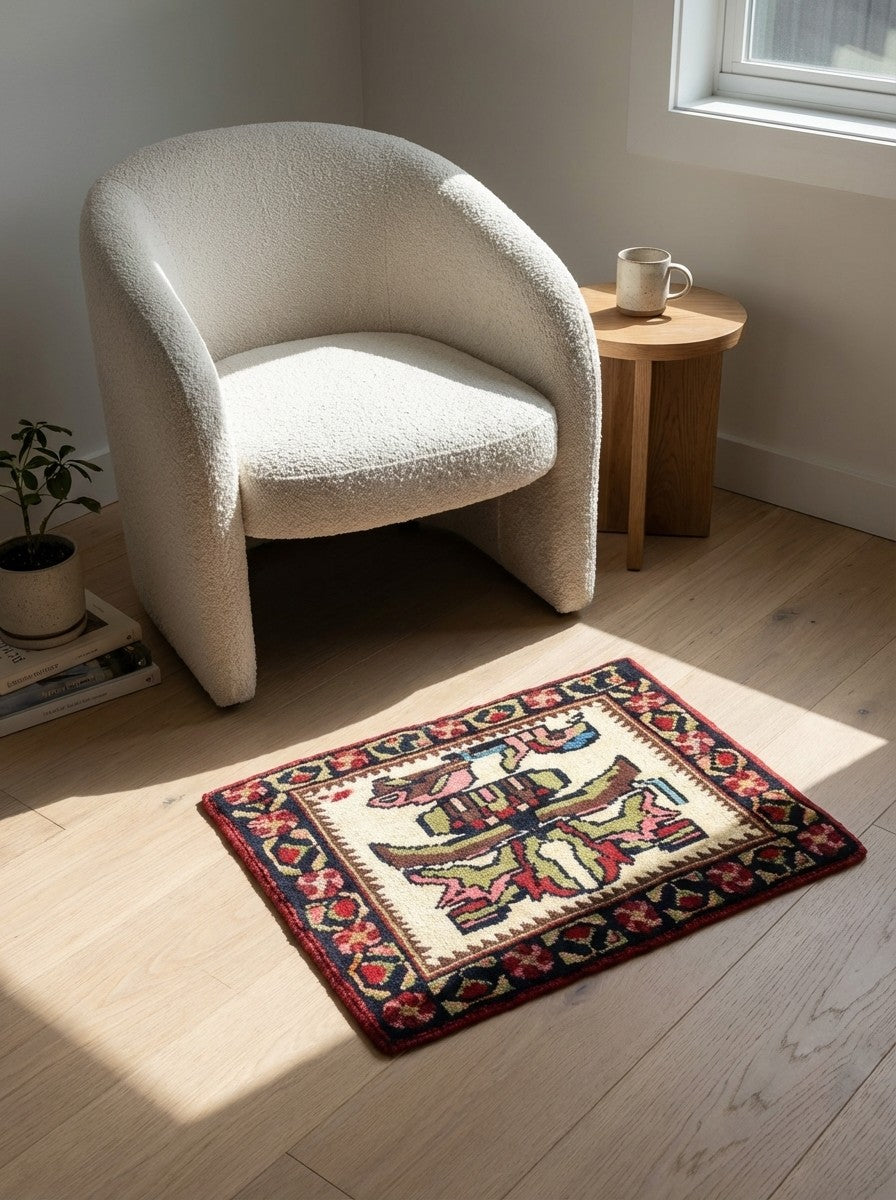 Afshar — Hand-knotted, 45x34 cm, Beige, 100% Virgin Wool | Detail view