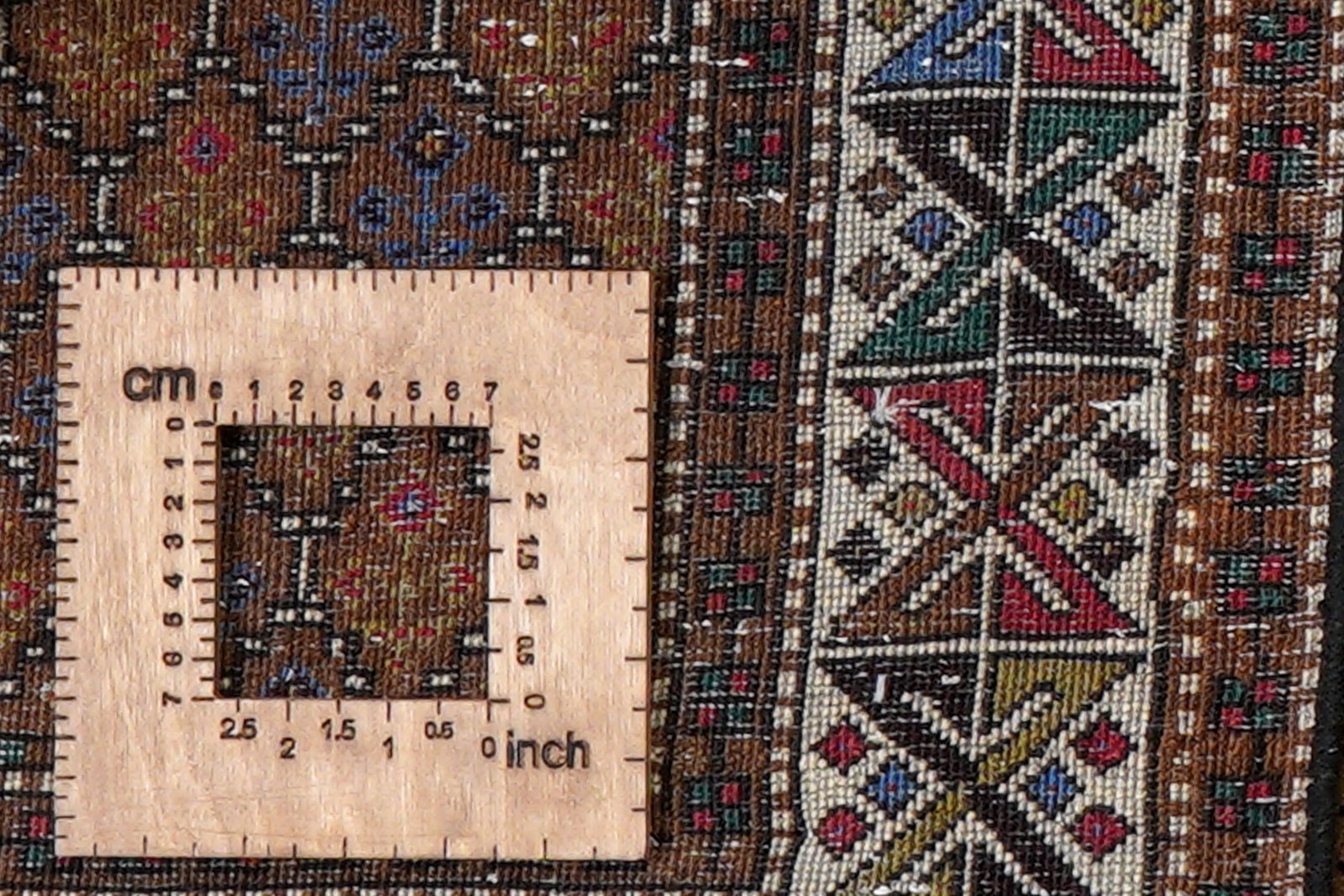 Heritage — Hand-knotted, 108x188 cm, Brown, 100% Virgin Wool | View 8