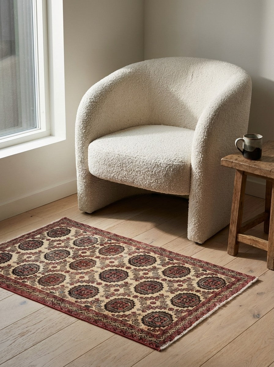 Heritage — Hand-knotted, 89x165 cm, Brown, 100% Virgin Wool | Detail view