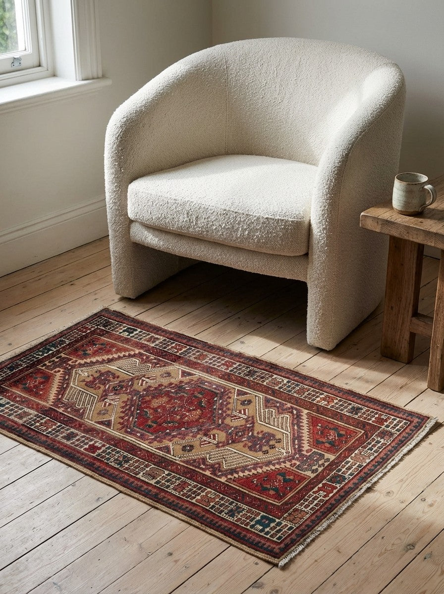 Heritage — Hand-knotted, 101x175 cm, Brown, 100% Virgin Wool | Detail view