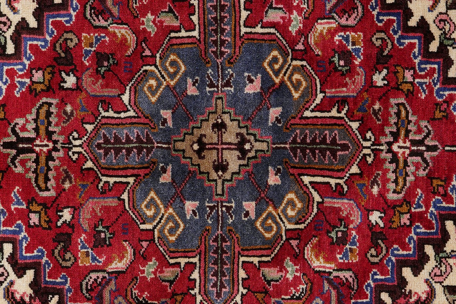 Mehrewan — Hand-knotted, 102x150 cm, Red, 100% Virgin Wool | View 6