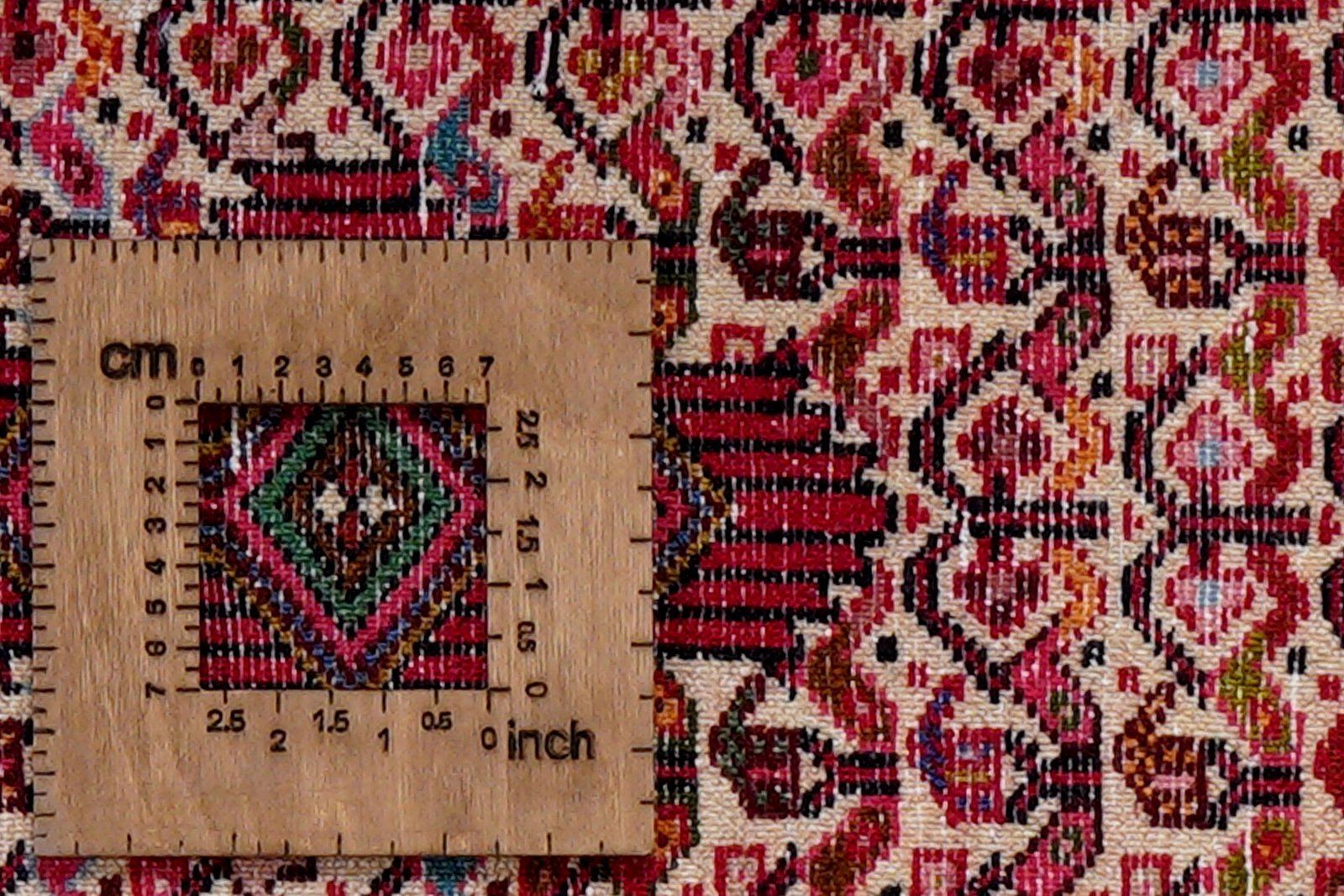 Assadabad — Hand-knotted, 65x95 cm, Beige, 100% Virgin Wool | View 8