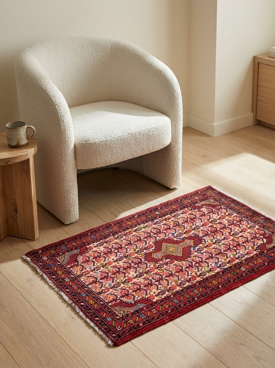Assadabad — Hand-knotted, 70x102 cm, Multicolor, 100% Virgin Wool | Detail view