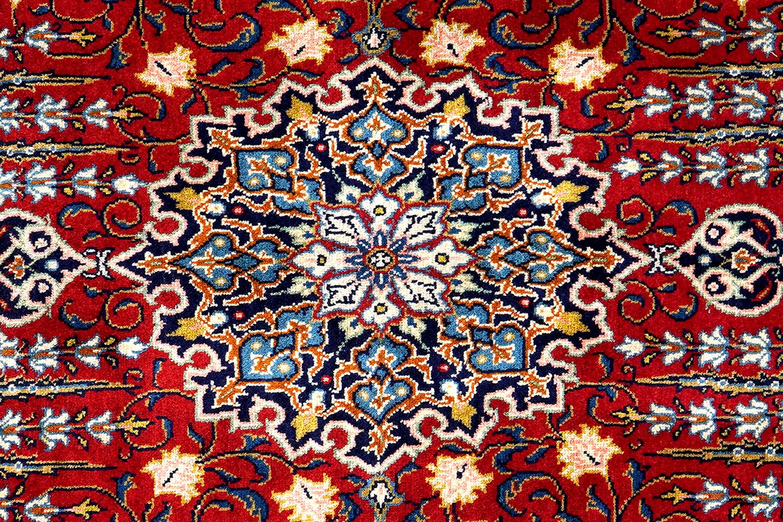 Sarough — Hand-knotted, 132x220 cm, Red, 100% Virgin Wool | View 6
