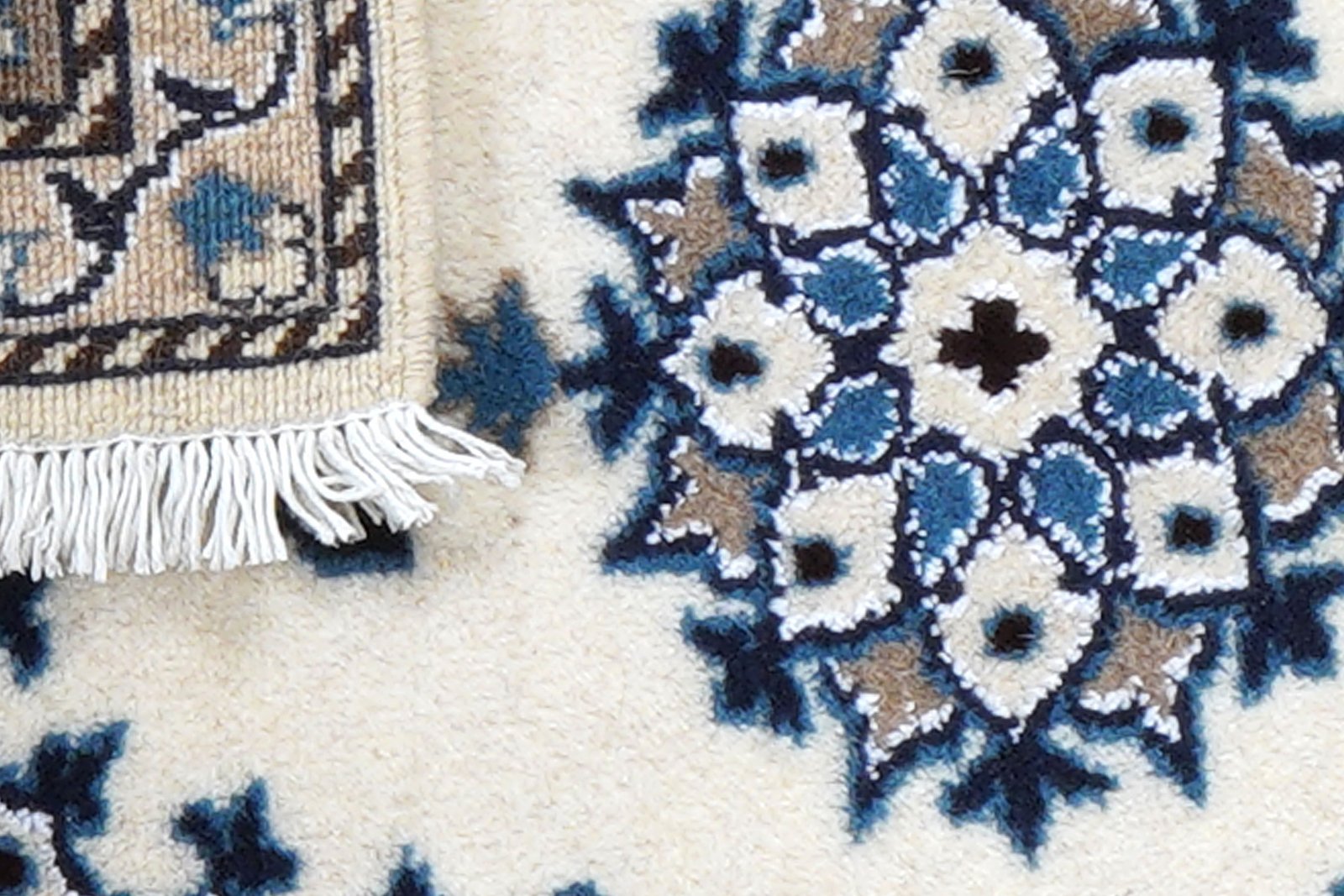 Nain 12La — Hand-knotted, 39x62 cm, Beige, 100% Virgin Wool | View 7