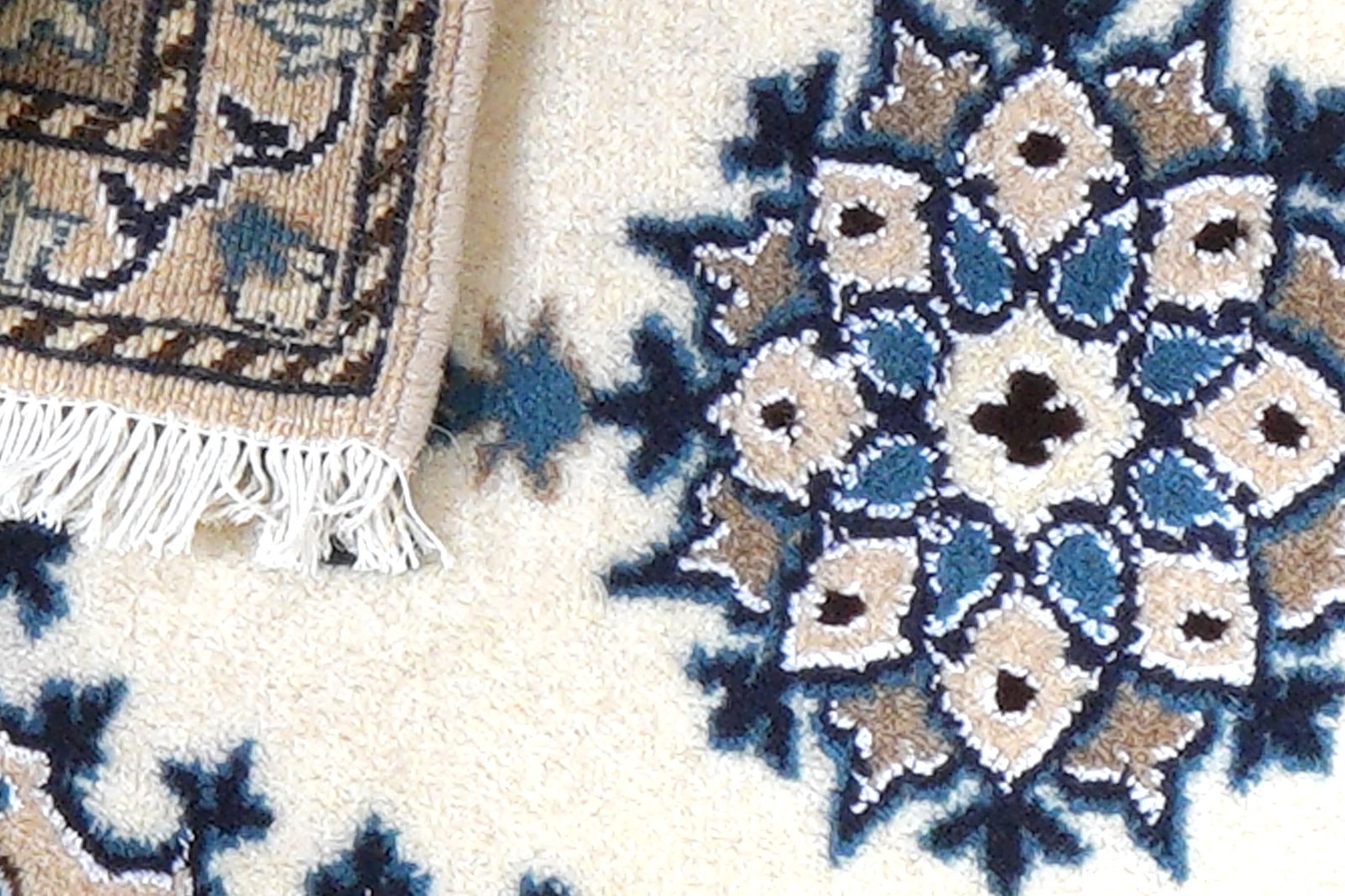 Nain 12La — Hand-knotted, 39x62 cm, Beige, 100% Virgin Wool | View 7