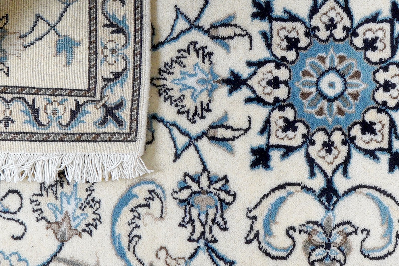 Nain 12La — Hand-knotted, 70x136 cm, Beige, 100% Virgin Wool | View 7