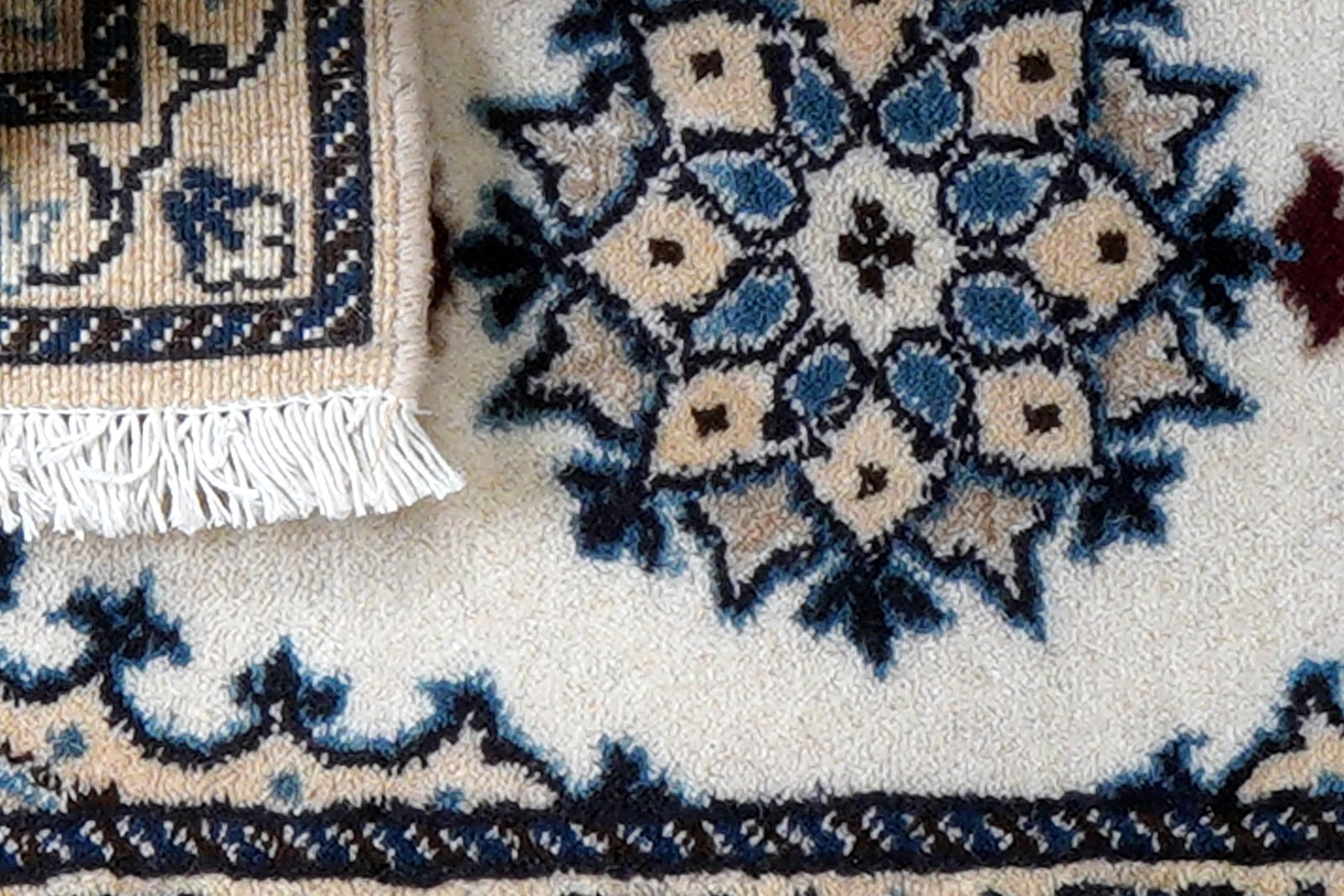 Nain 12La — Hand-knotted, 39x64 cm, Beige, 100% Virgin Wool | View 7