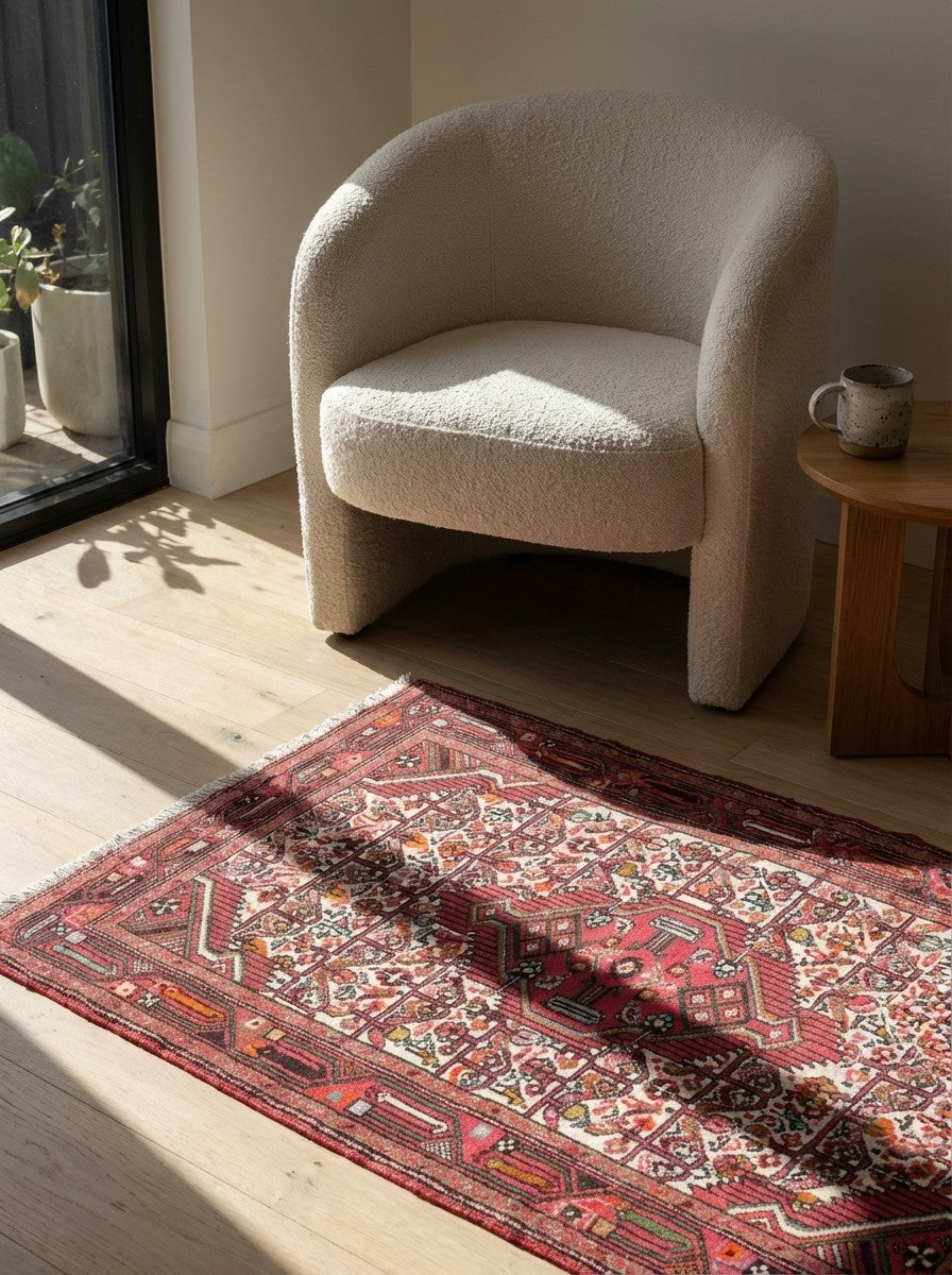 Assadabad — Hand-knotted, 86x121 cm, Beige, 100% Virgin Wool | Detail view