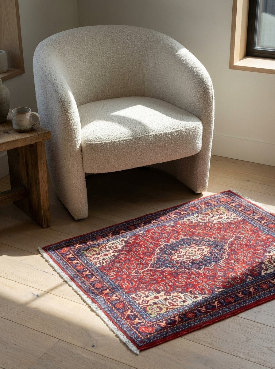 Sarough — Hand-knotted, 66x78 cm, Red, 100% Virgin Wool | Detail view