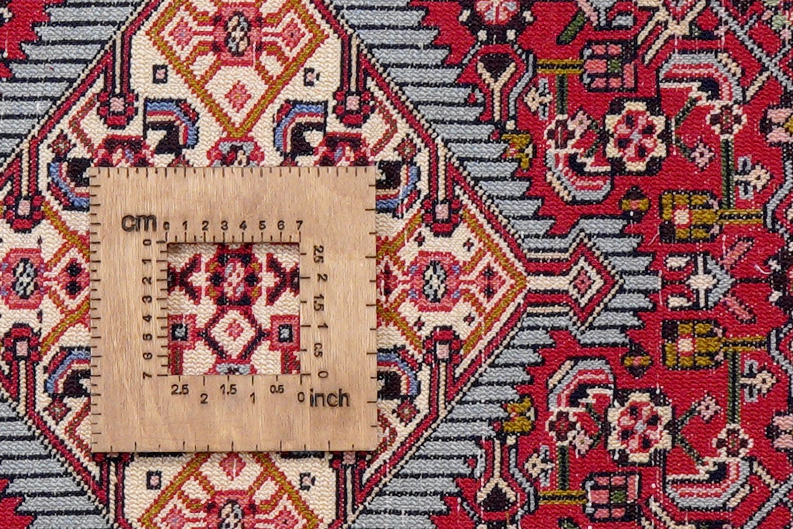 Assadabad — Hand-knotted, 73x118 cm, Red, 100% Virgin Wool | View 8