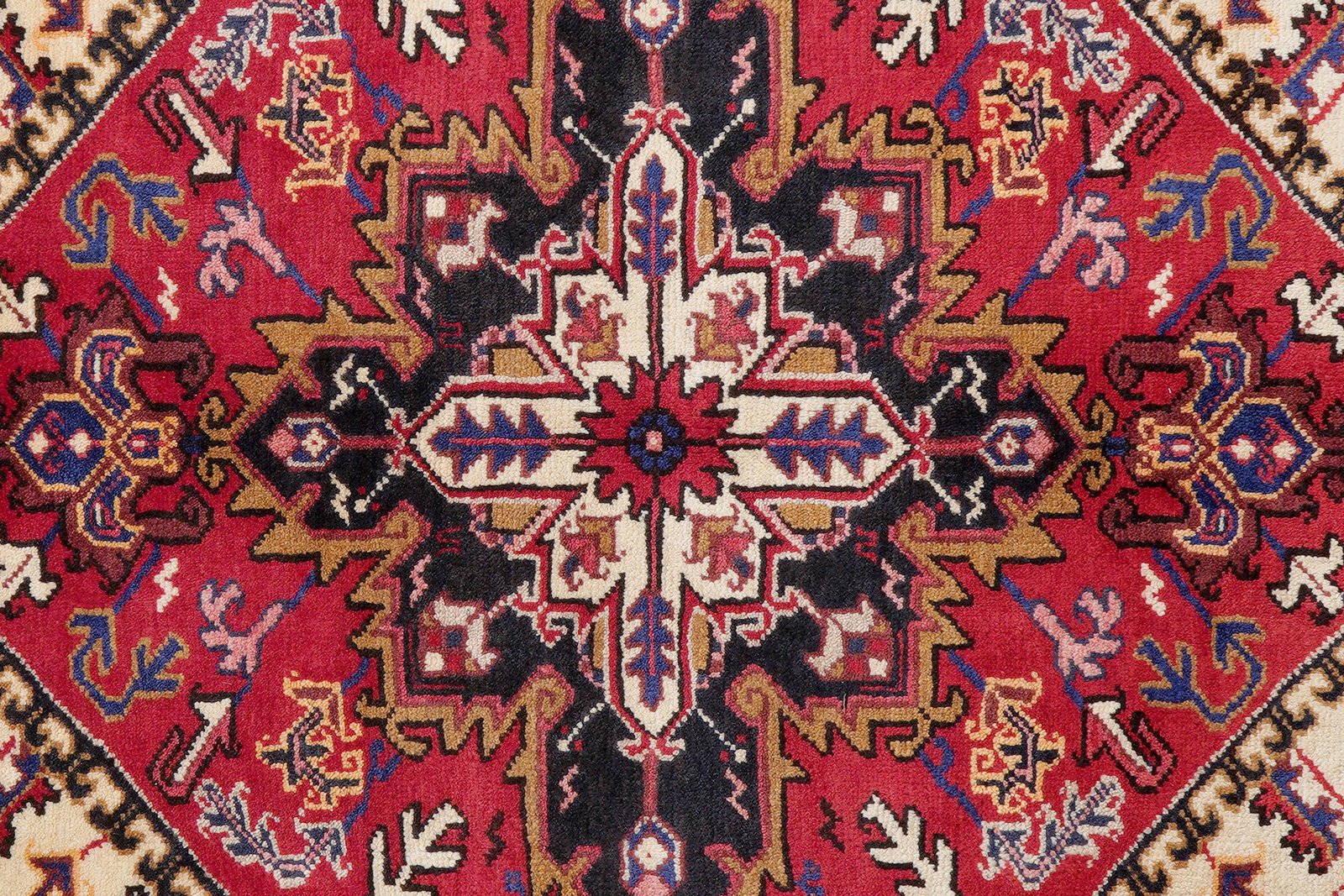 Mehrewan — Hand-knotted, 152x199 cm, Red, 100% Virgin Wool | View 6