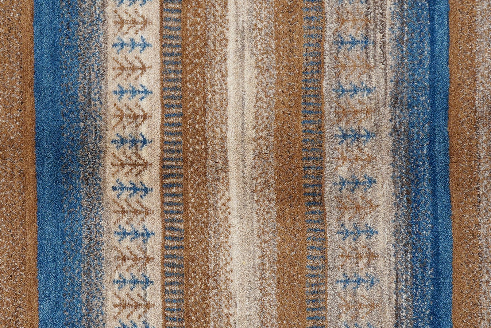 Gabbeh Sonnat — Hand-knotted, 149x200 cm, Brown, 100% Virgin Wool | View 6
