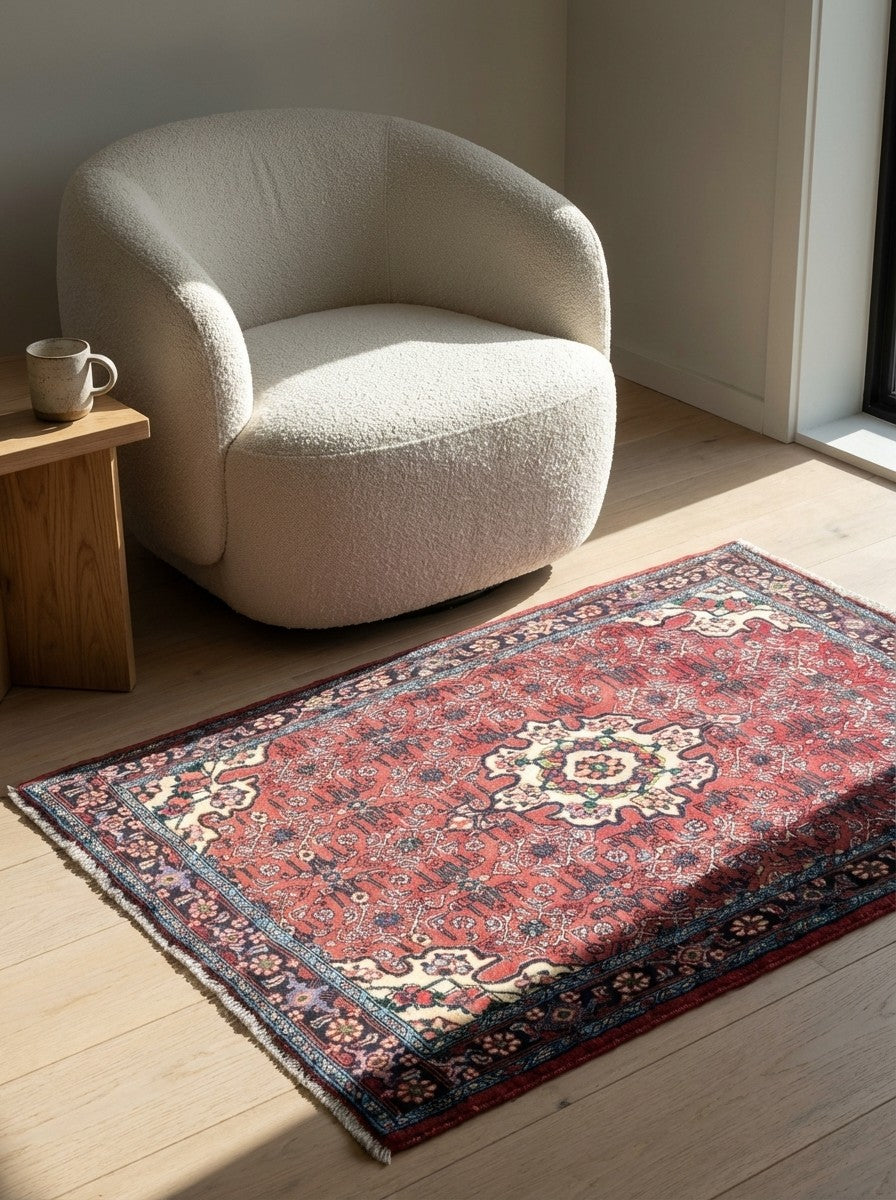 Bidjar Zandjan — Hand-knotted, 104x154 cm, Red, 100% Virgin Wool | Detail view