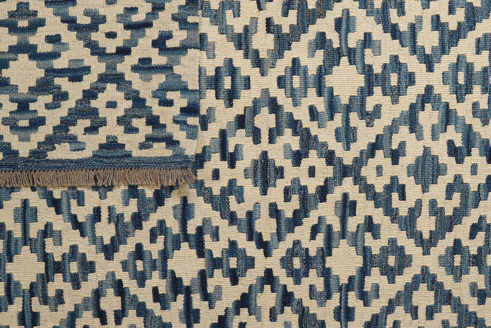 Kelim Gashgai — Handgefertigt, 230x178 cm, Beige, 100% Virgin Wool | View 7