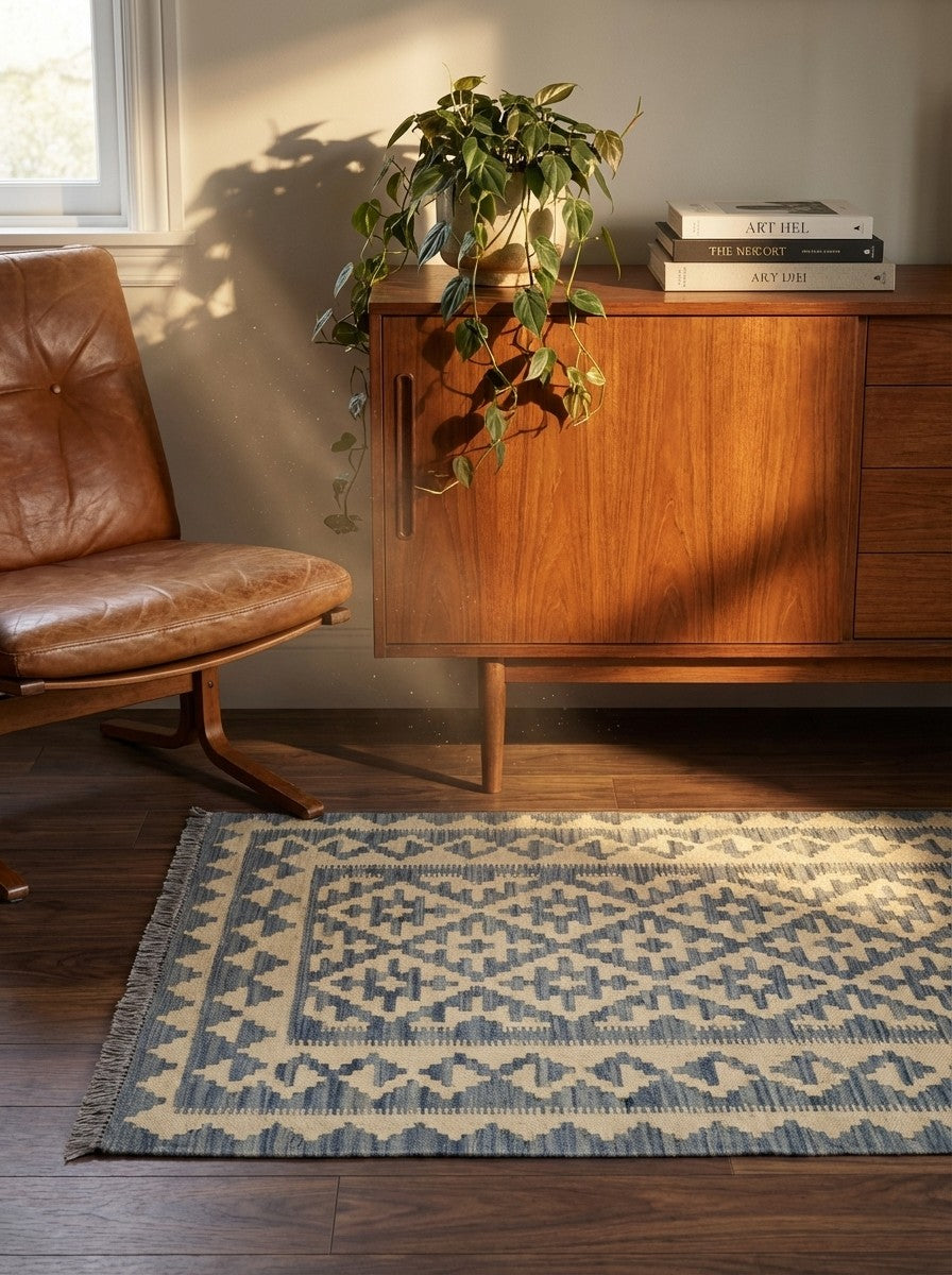 Kelim Gashgai — Handmade, 100x156 cm, Beige, 100% Virgin Wool | Back view