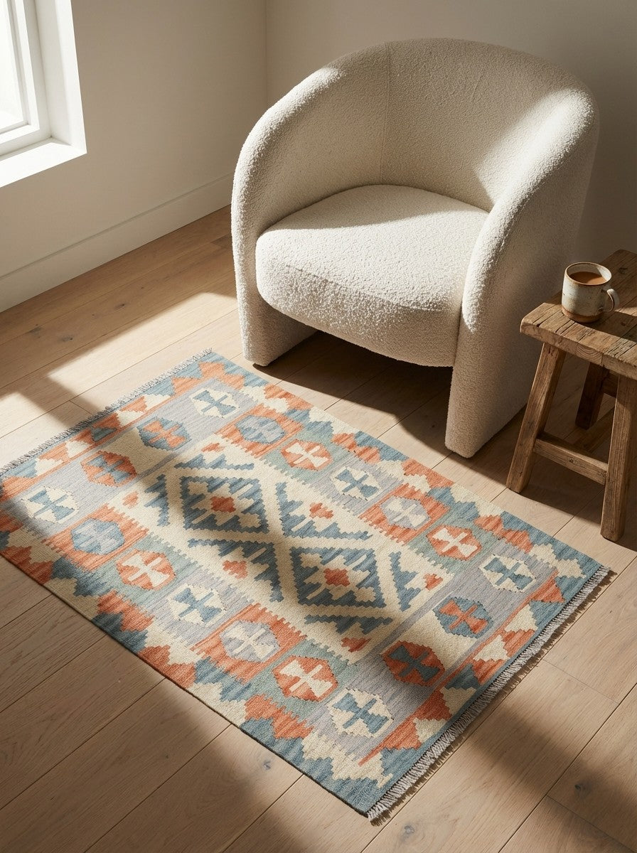 Kelim Gashgai — Handmade, 103x151 cm, Beige, 100% Virgin Wool | Detail view