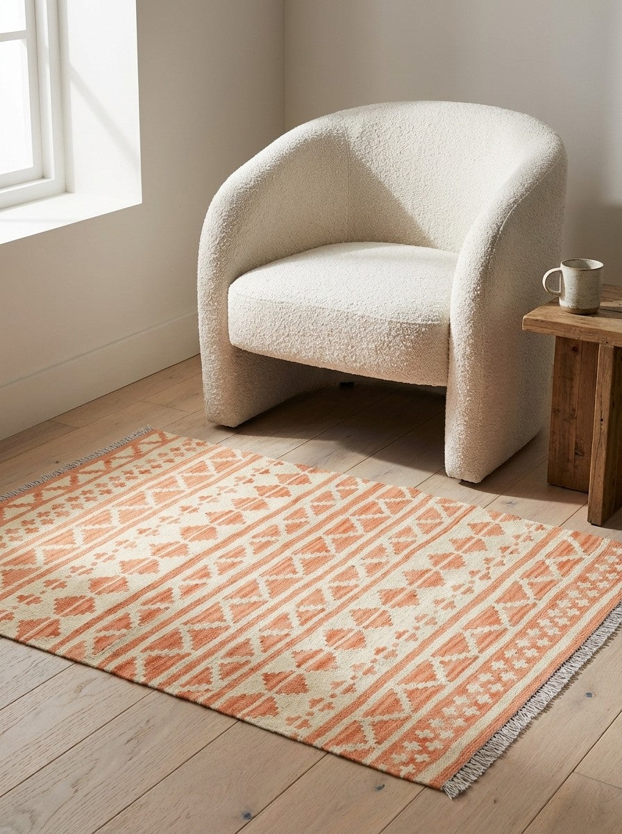 Kelim Gashgai — Handmade, 104x146 cm, Beige, 100% Virgin Wool | Detail view