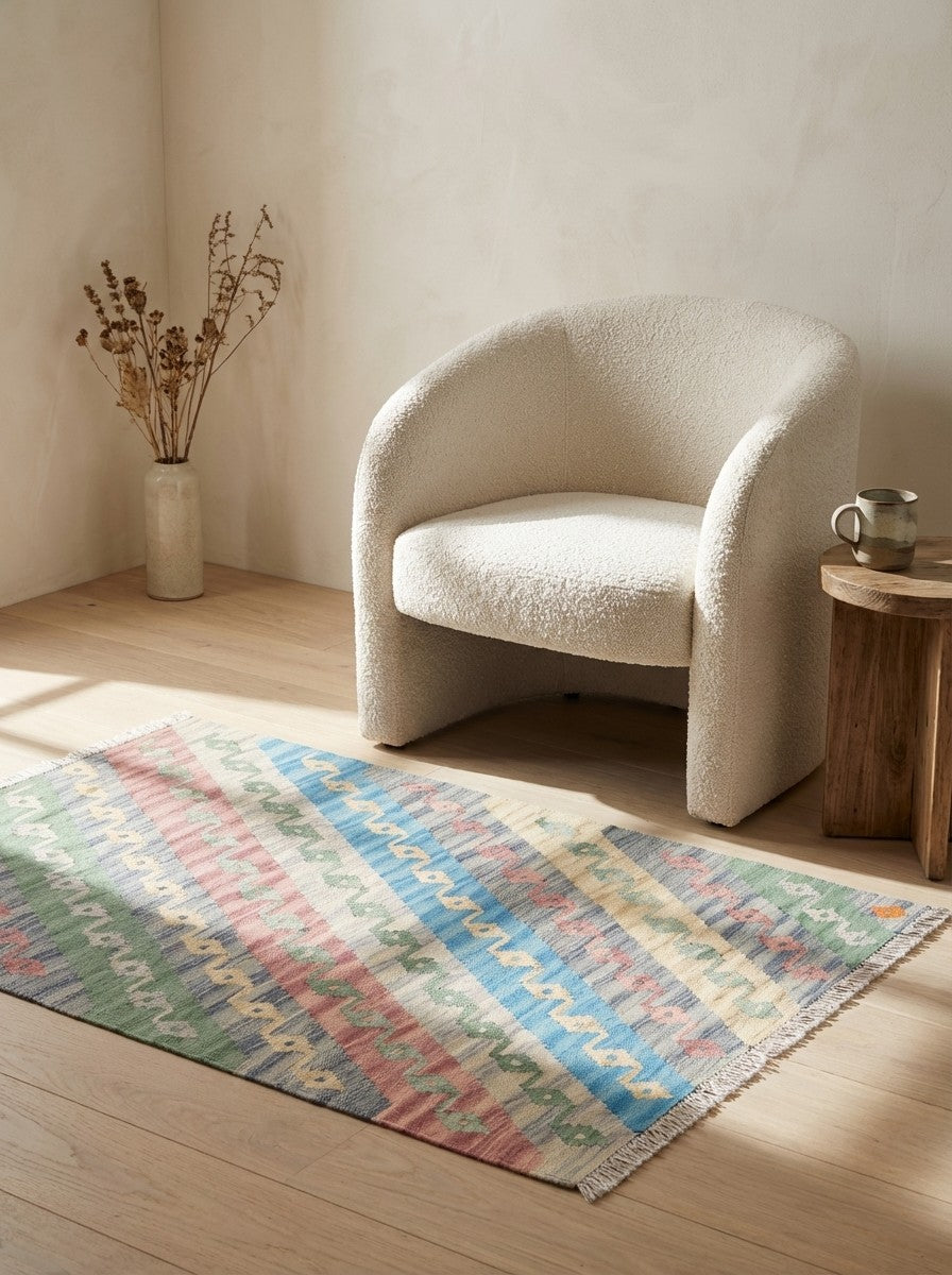 Kelim Gashgai — Handmade, 83x128 cm, Multicolor, 100% Virgin Wool | Detail view