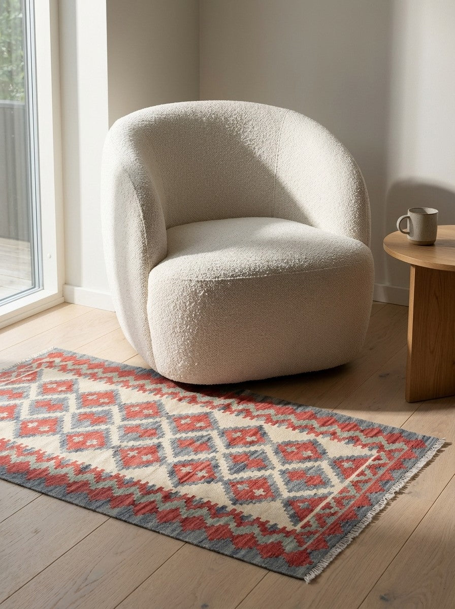 Kelim Gashgai — Handmade, 87x204 cm, Beige, 100% Virgin Wool | Detail view