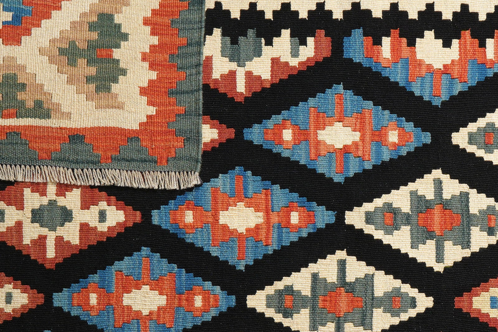 Kelim Gashgai — Handgefertigt, 194x150 cm, Beige, 100% Virgin Wool | View 7