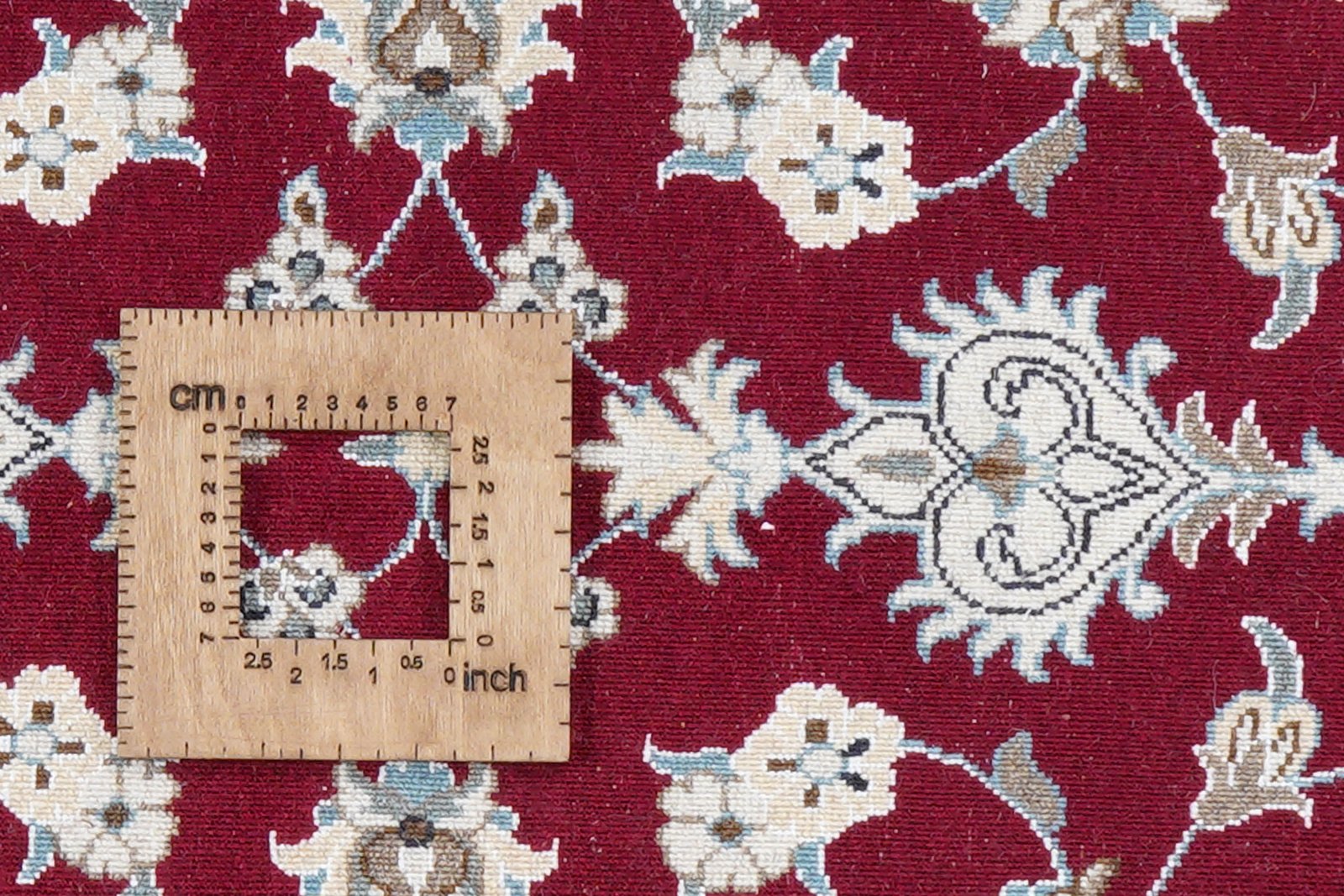 Nain 12La — Hand-knotted, 76x195 cm, Red, 100% Virgin Wool | View 8