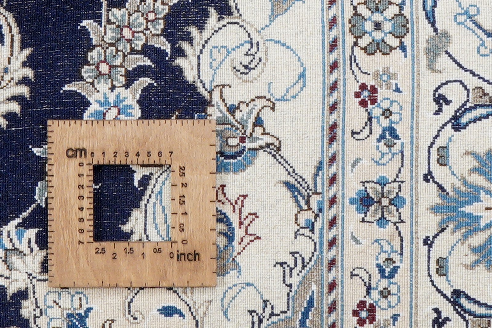 Nain 12La — Hand-knotted, 196x294 cm, Blue, 100% Virgin Wool | View 8