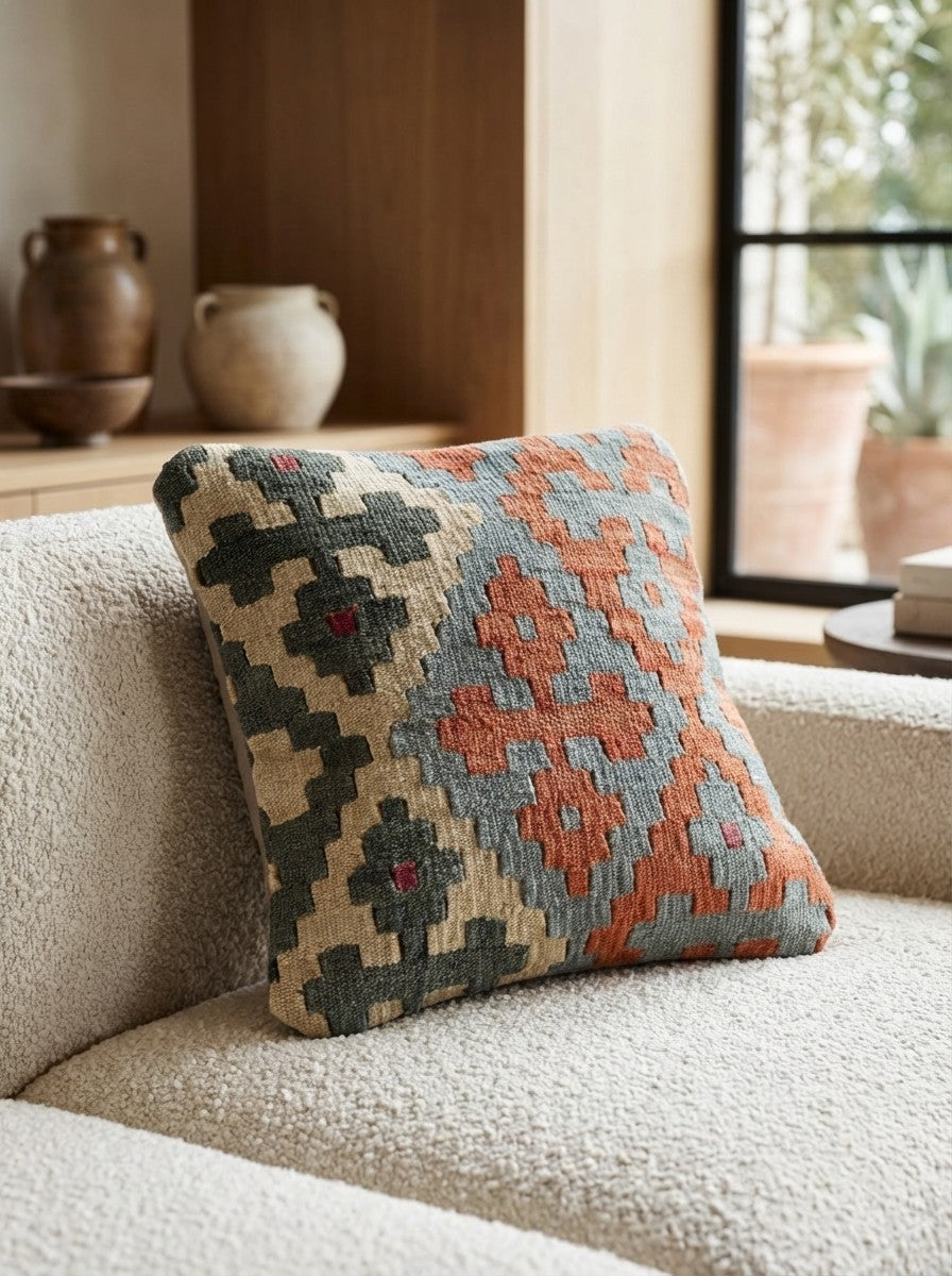 Kelim Kissen — Handmade, 40x40 cm, Multicolor, 100% Virgin Wool | Detail view
