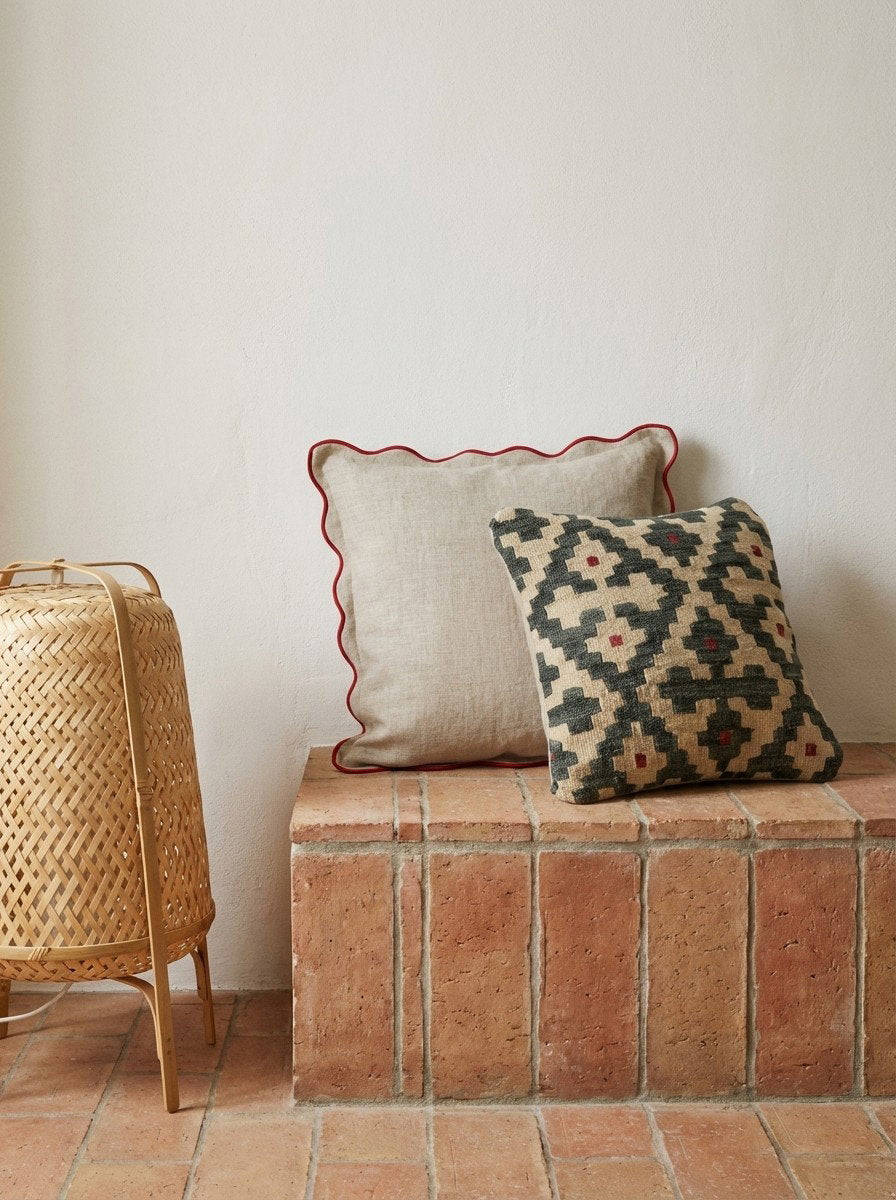 Kelim Kissen — Handgefertigt, 40x40 cm, Bunt, 100% Virgin Wool | Back view