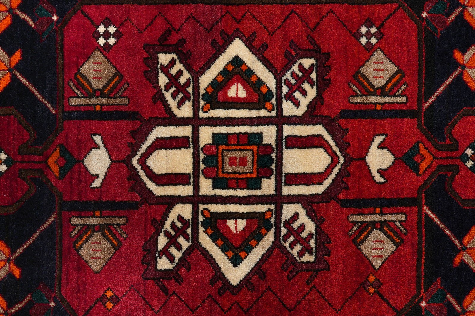 Bakhtiar — Hand-knotted, 153x197 cm, Blue, 100% Virgin Wool | View 6