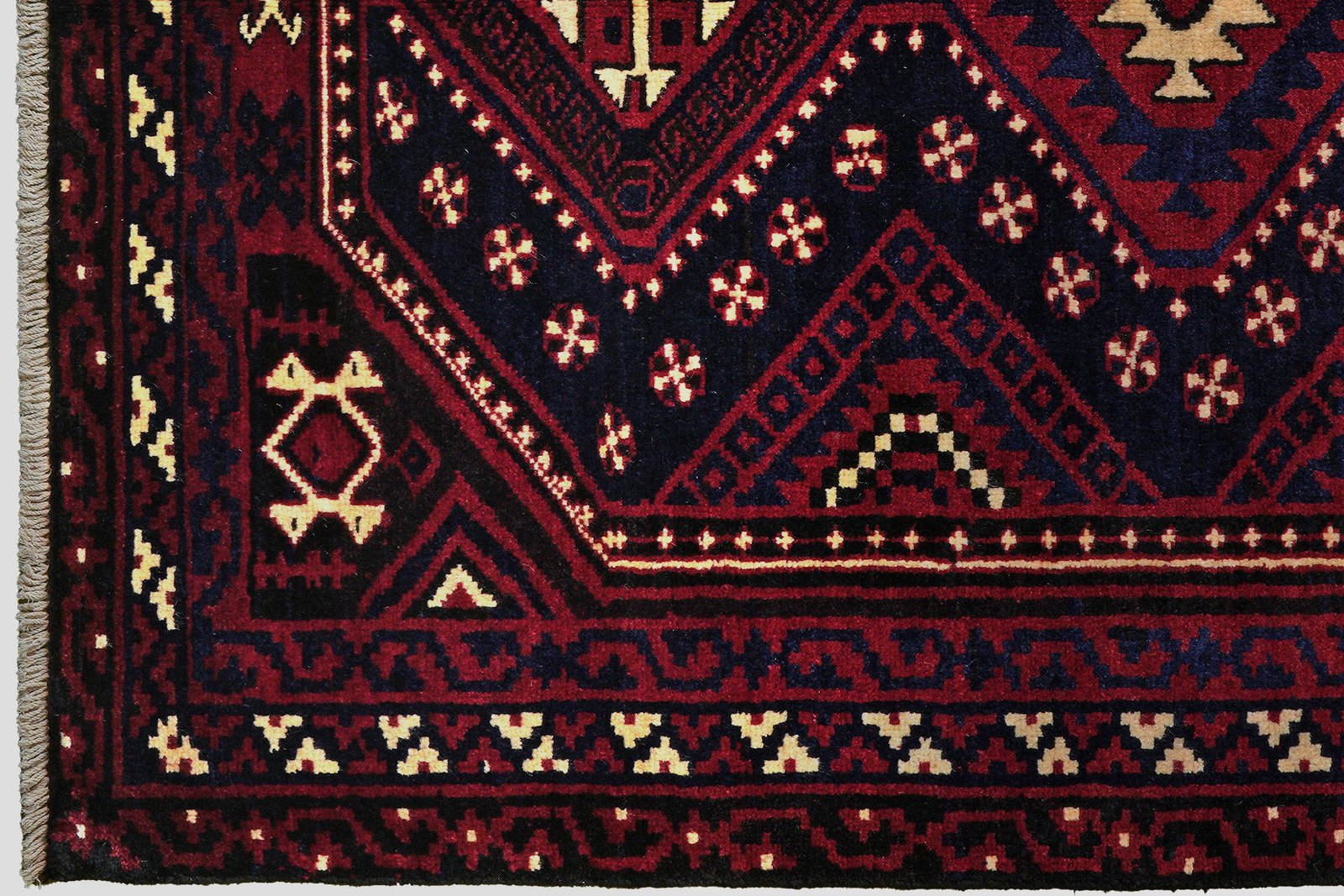 Lori — Hand-knotted, 144x191 cm, Blue, 100% Virgin Wool | View 3