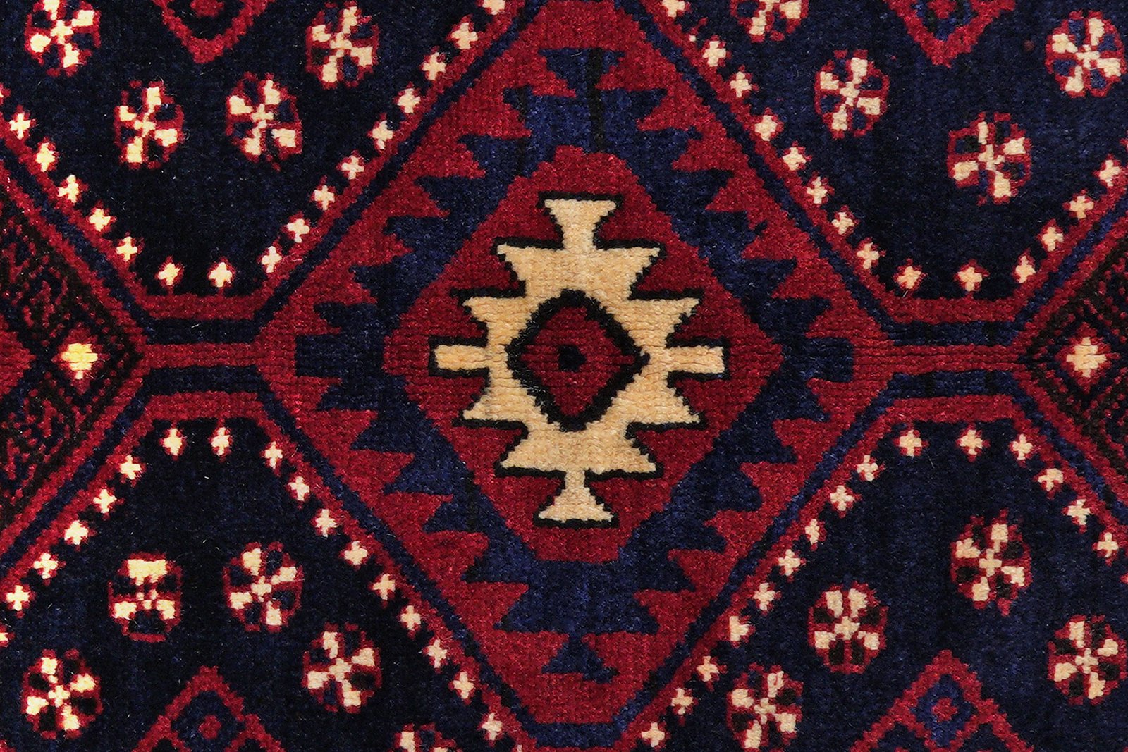 Lori — Hand-knotted, 144x191 cm, Blue, 100% Virgin Wool | View 6