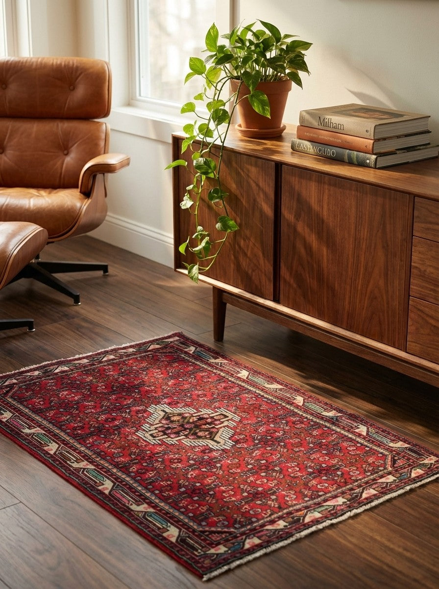 Assadabad — Hand-knotted, 102x146 cm, Red, 100% Virgin Wool | Back view