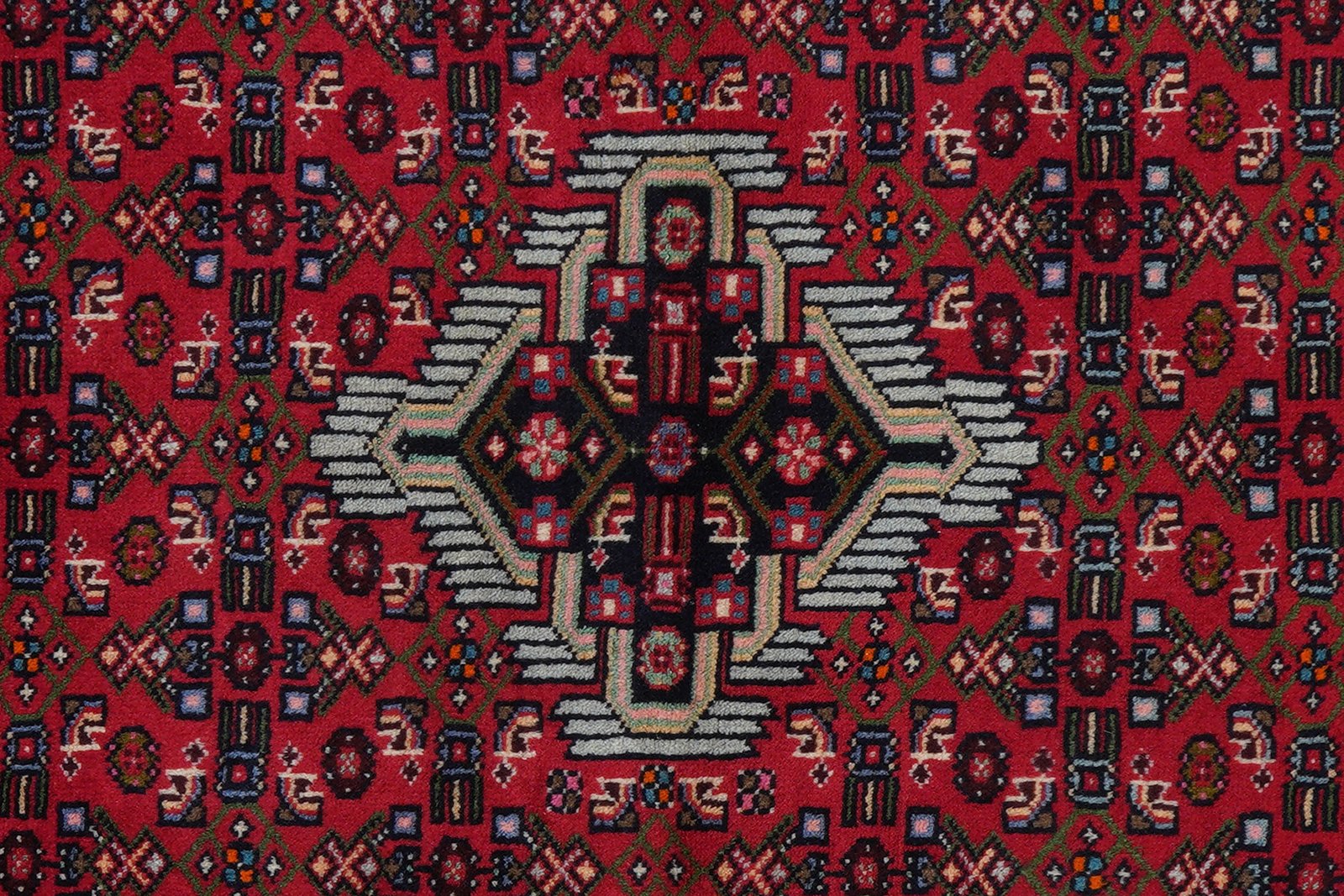 Assadabad — Hand-knotted, 102x146 cm, Red, 100% Virgin Wool | View 6