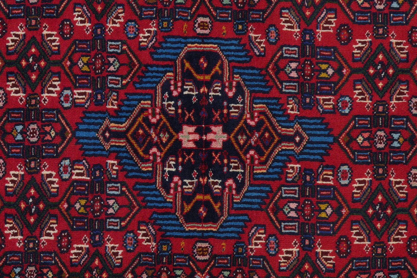 Assadabad — Hand-knotted, 108x143 cm, Red, 100% Virgin Wool | View 6
