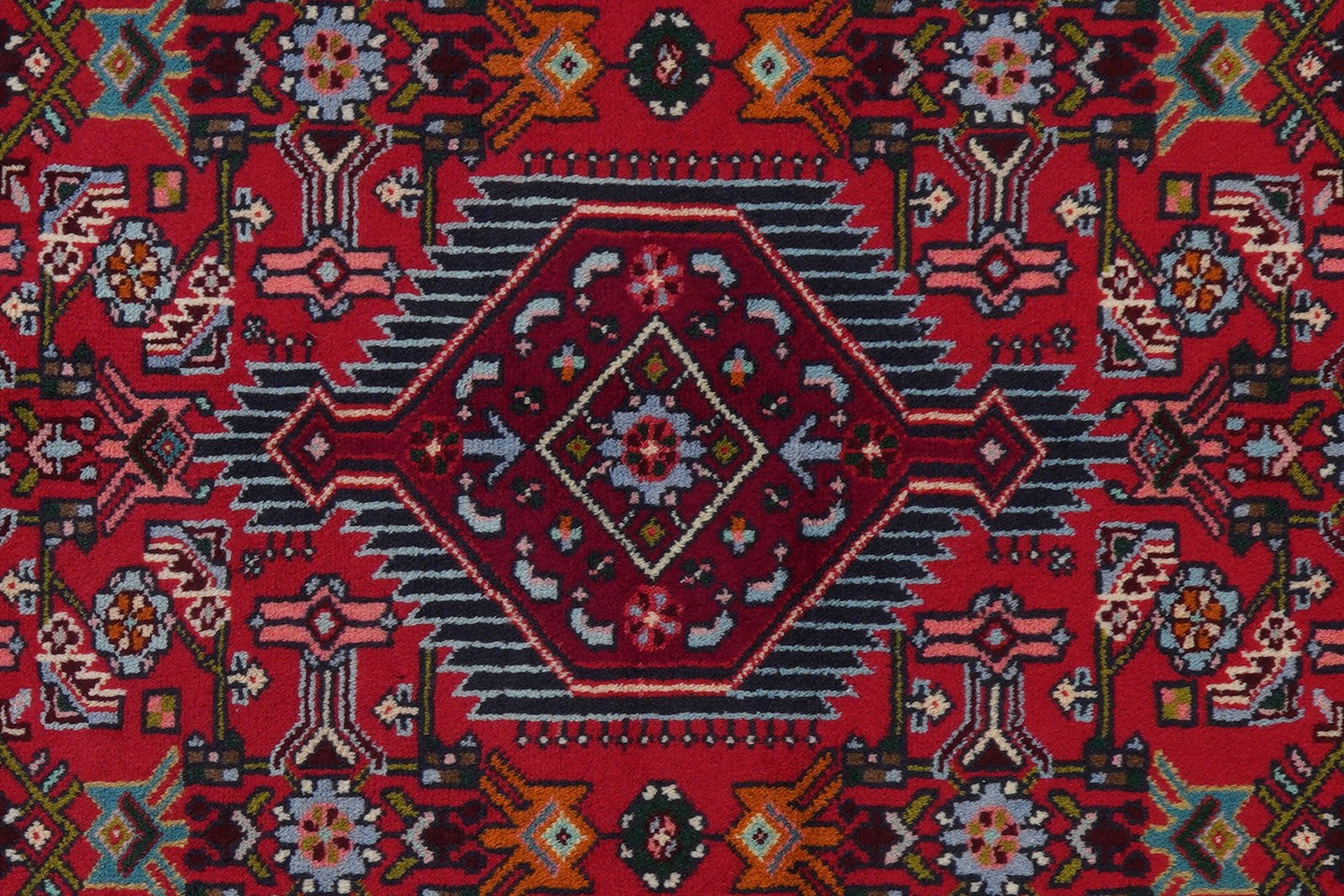 Assadabad — Hand-knotted, 102x154 cm, Red, 100% Virgin Wool | View 6