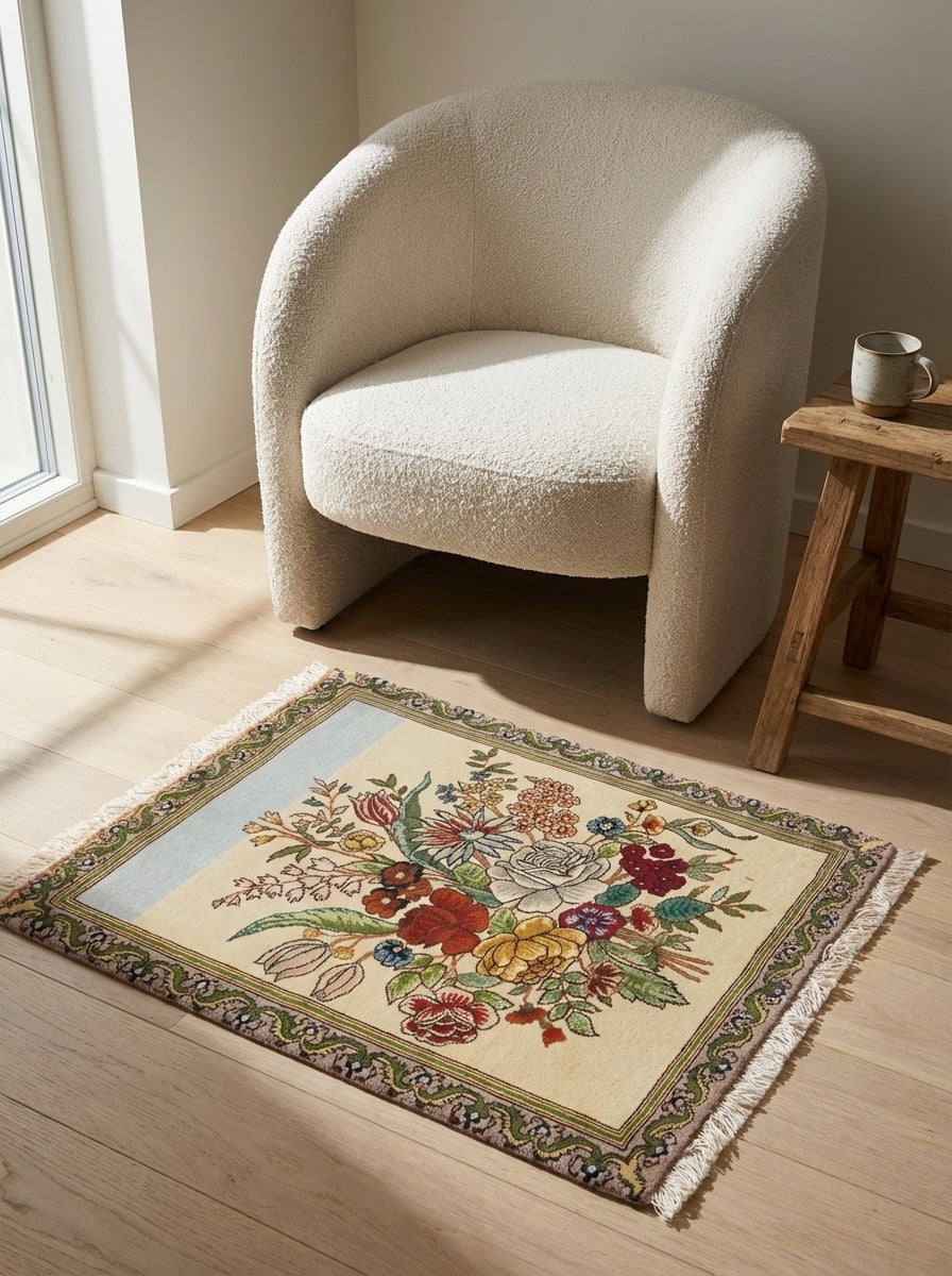 Tabriz Old — Hand-knotted, 53x63 cm, Beige, 100% Virgin Wool | Detail view