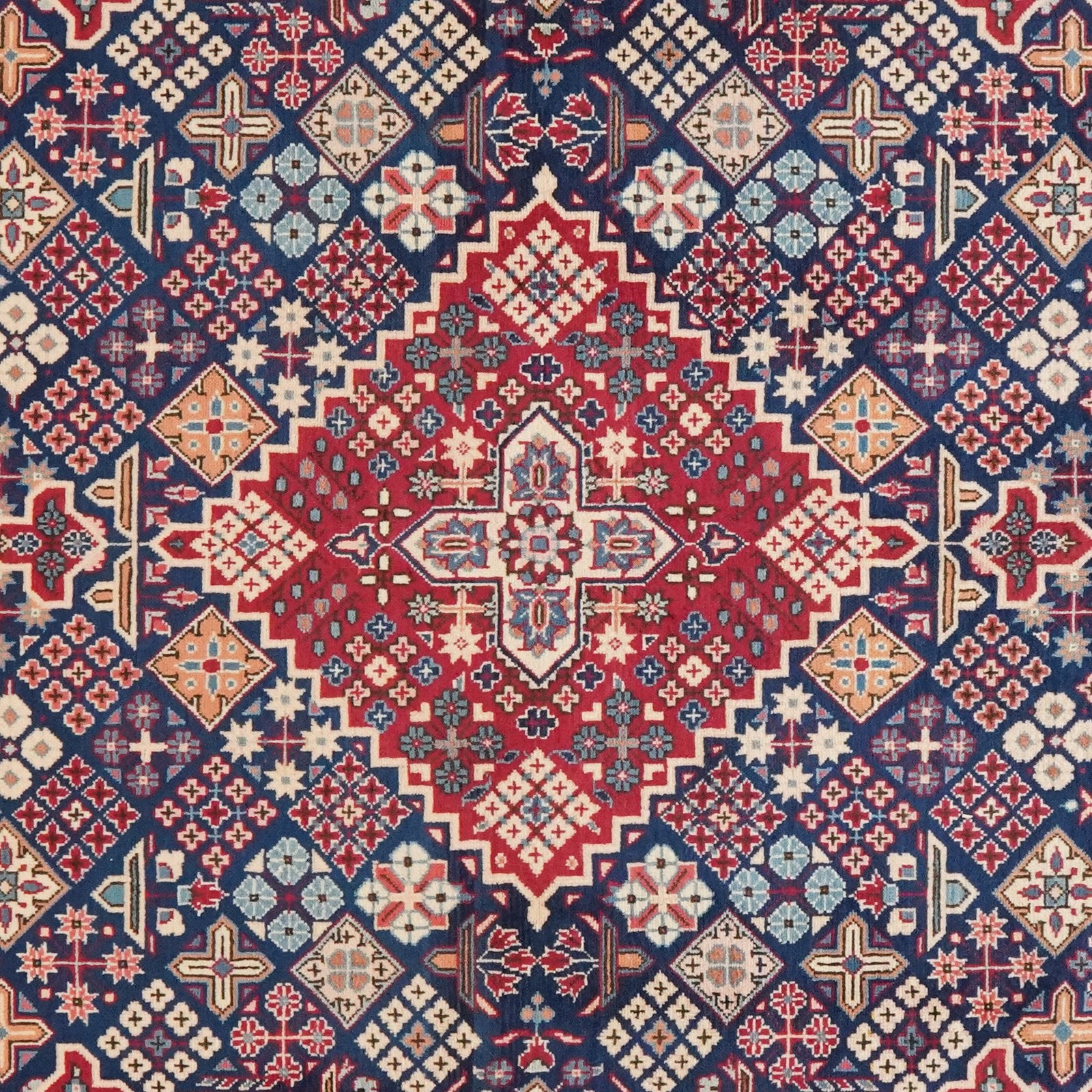 Kashan — Hand-knotted, 136x200 cm, Red, 100% Virgin Wool | View 6