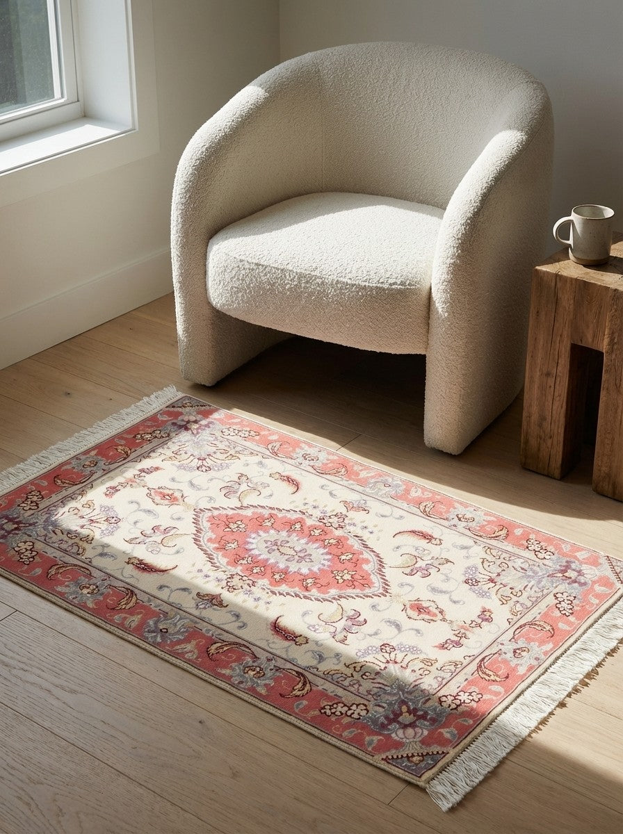 Tabriz 50 Raj — Hand-knotted, 59x91 cm, Beige, 100% Virgin Wool | Detail view