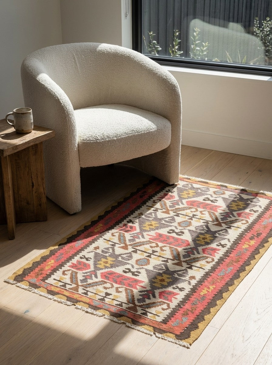 Kelim Ardebil — Handmade, 101x158 cm, Beige, 100% Virgin Wool | Detail view