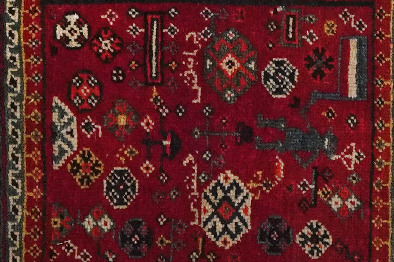 Shiraz — Hand-knotted, 40x40 cm, Red, 100% Virgin Wool | View 4