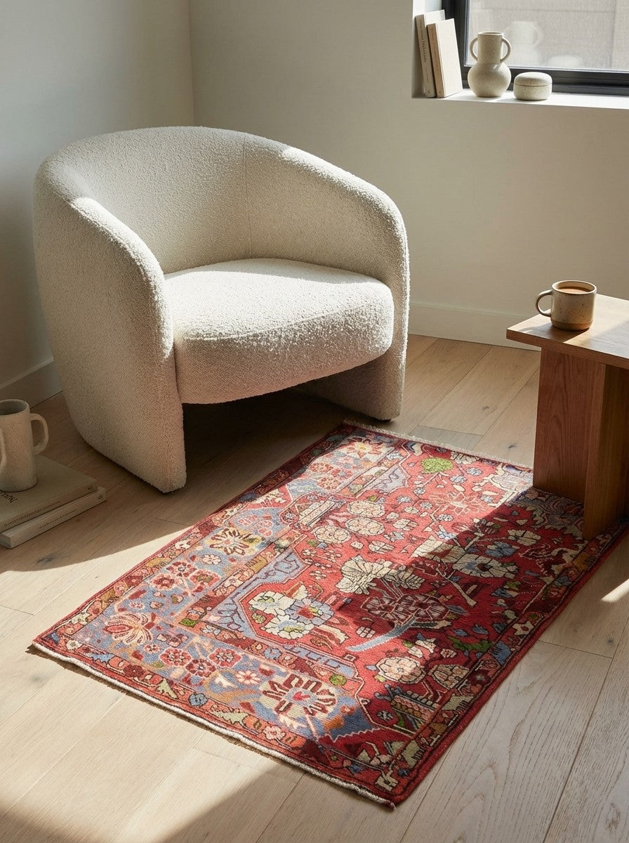 Nahavand — Hand-knotted, 88x132 cm, Red, 100% Virgin Wool | Detail view