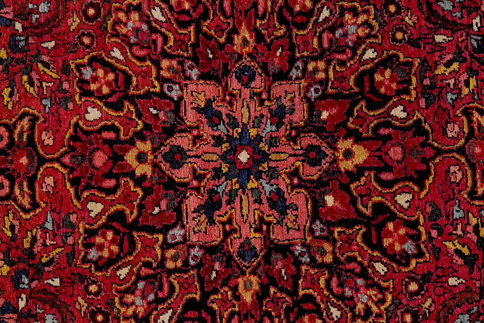 Bakhtiar — Hand-knotted, 146x220 cm, Red, 100% Virgin Wool | View 4