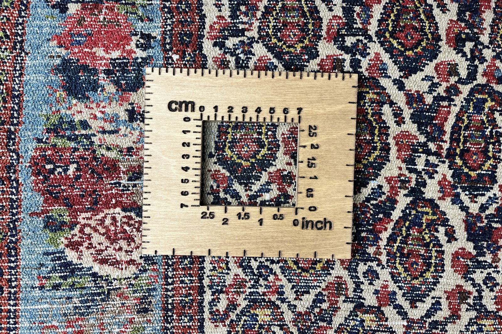 Senneh — Hand-knotted, 136x196 cm, Beige, 100% Virgin Wool | View 11