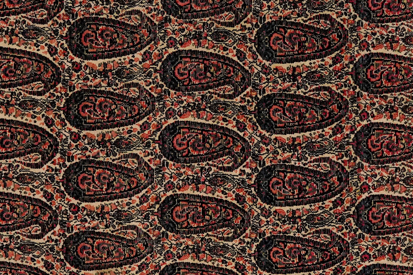 Senneh — Hand-knotted, 138x200 cm, Beige, 100% Virgin Wool | View 4