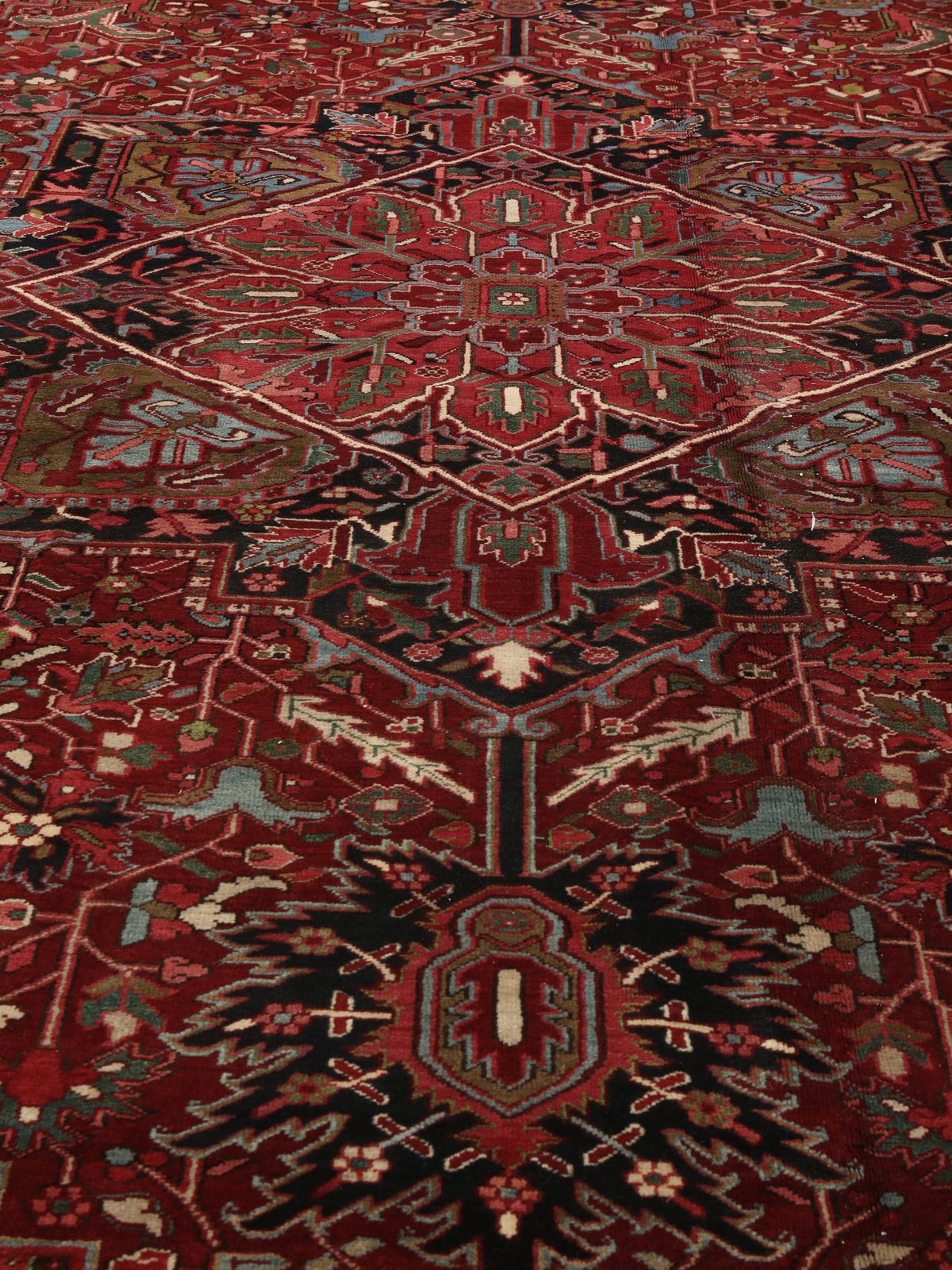 Heriz — Hand-knotted, 358x438 cm, 100% Virgin Wool | View 6