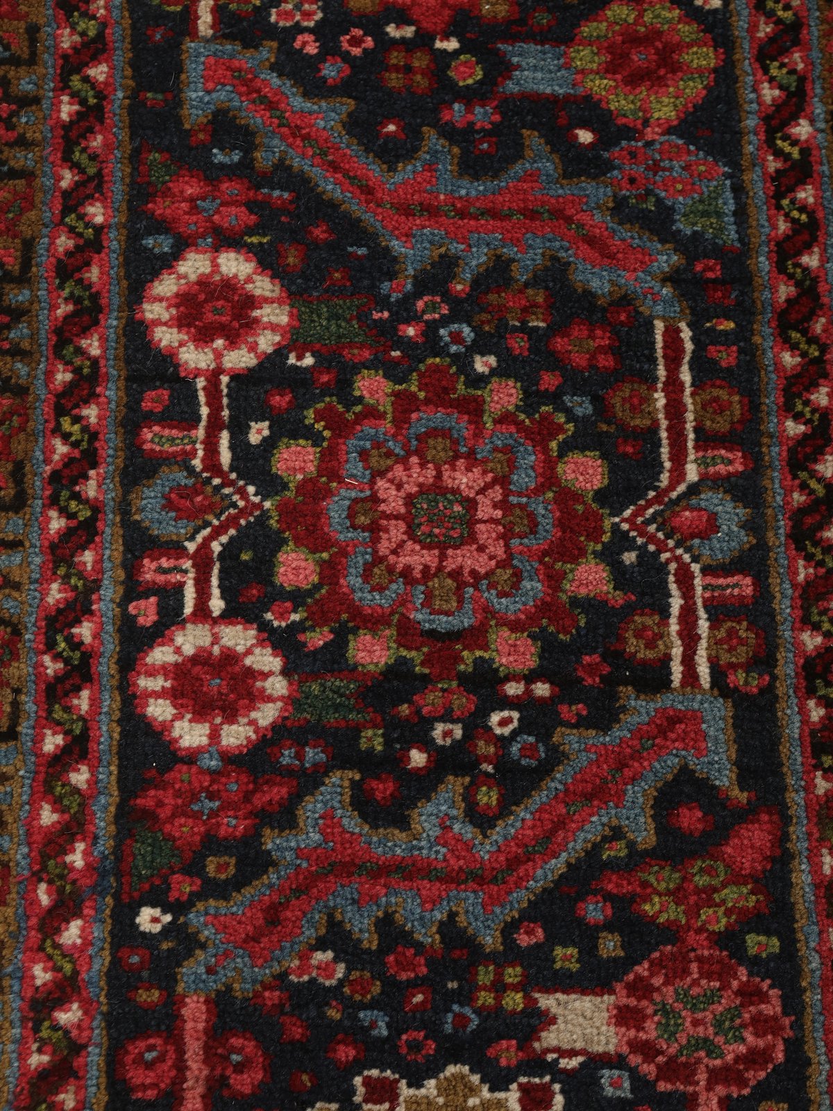 Heriz — Hand-knotted, 358x438 cm, 100% Virgin Wool | View 10