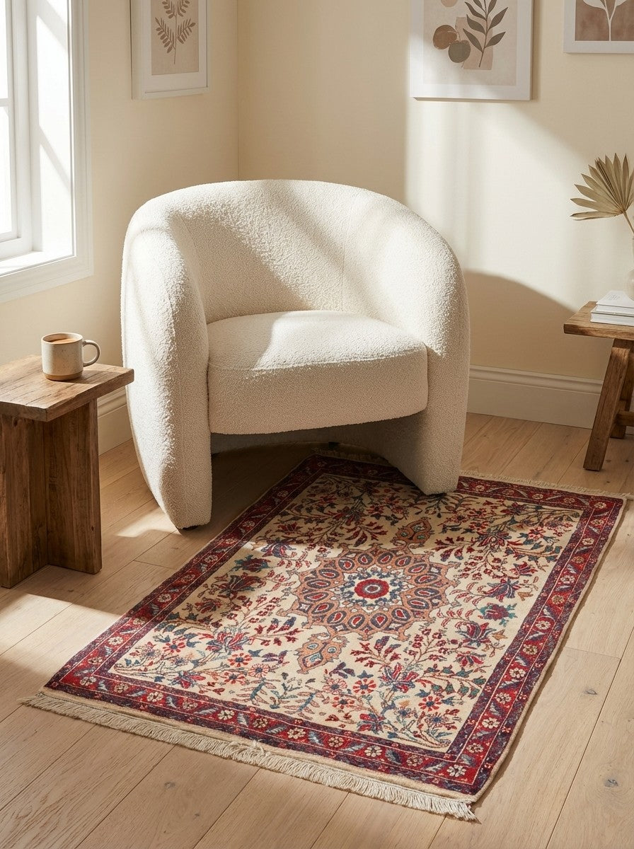 Bidjar — Hand-knotted, 85x129 cm, Beige, 100% Virgin Wool | Detail view