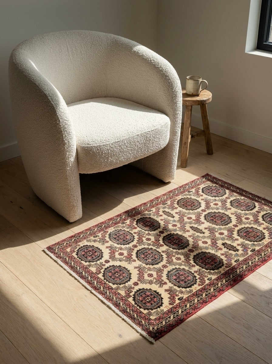 Shiraz — Hand-knotted, 62x92 cm, Red, 100% Virgin Wool | Detail view