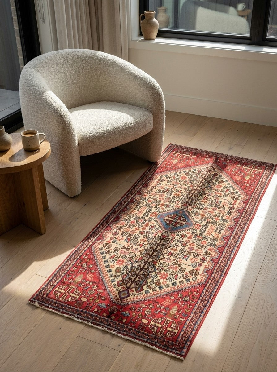Abadeh — Hand-knotted, 68x151 cm, Beige, 100% Virgin Wool | Detail view